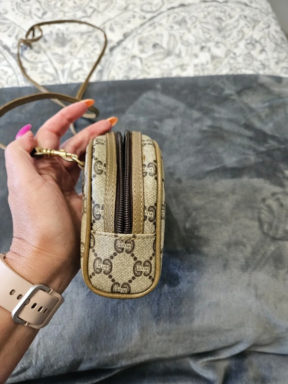 Vintage Gucci Plus shoulder bag/ crossbody - Picture 5 of 7